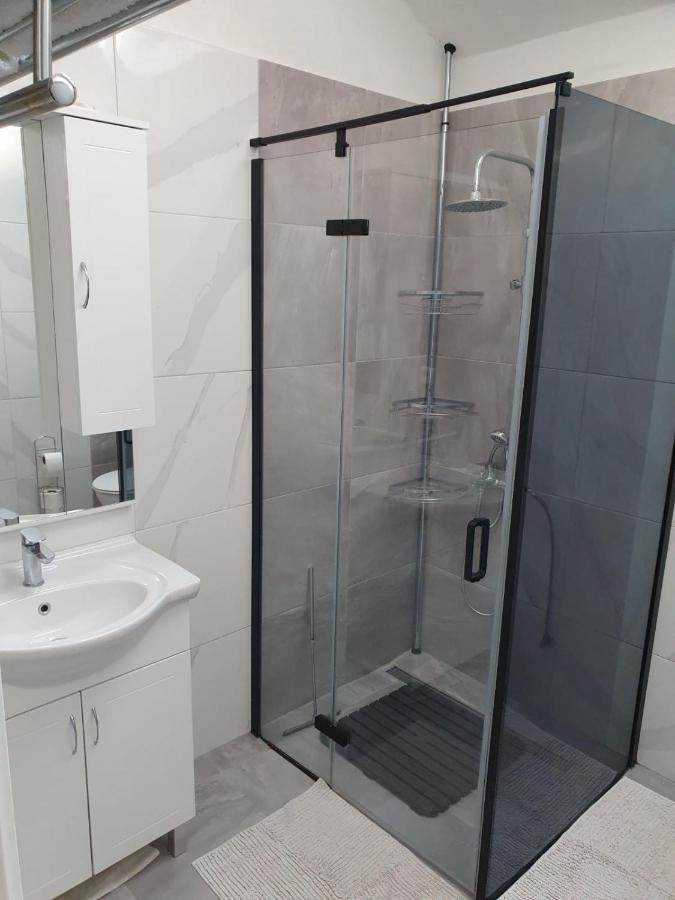 Apartment Marija Jezera Bagian luar foto